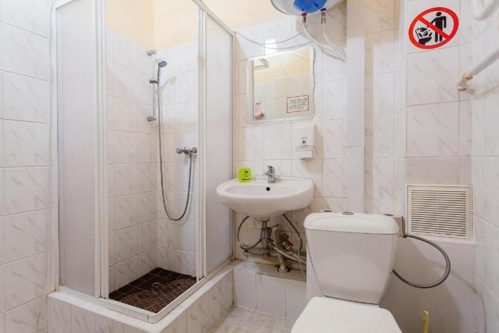 Guest House On Saksahanskoho Street เคียฟ ภายนอก รูปภาพ