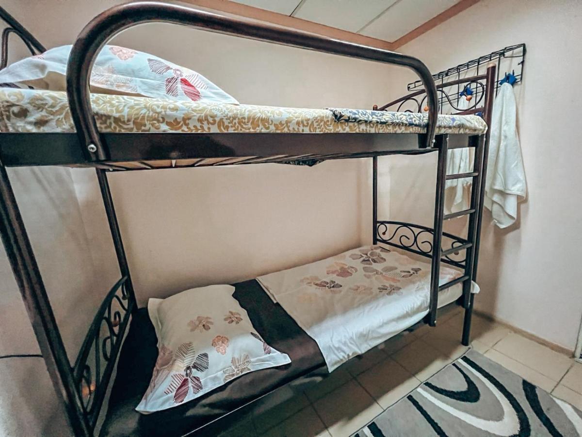 Guest House On Saksahanskoho Street เคียฟ ภายนอก รูปภาพ