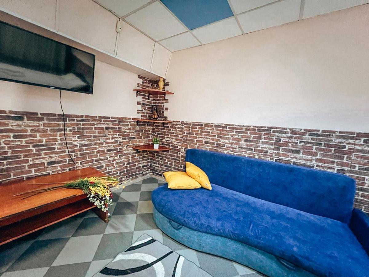 Guest House On Saksahanskoho Street เคียฟ ภายนอก รูปภาพ