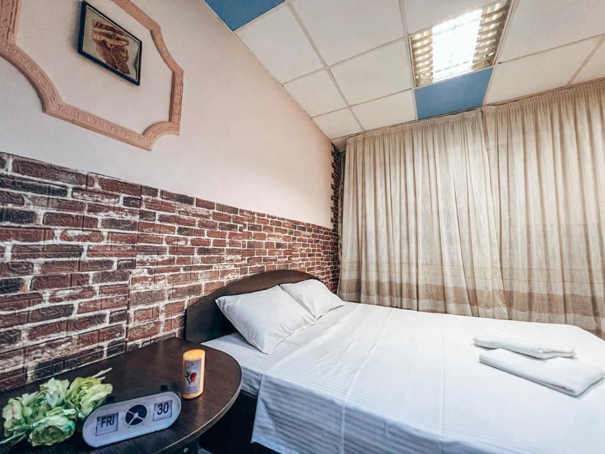 Guest House On Saksahanskoho Street เคียฟ ภายนอก รูปภาพ