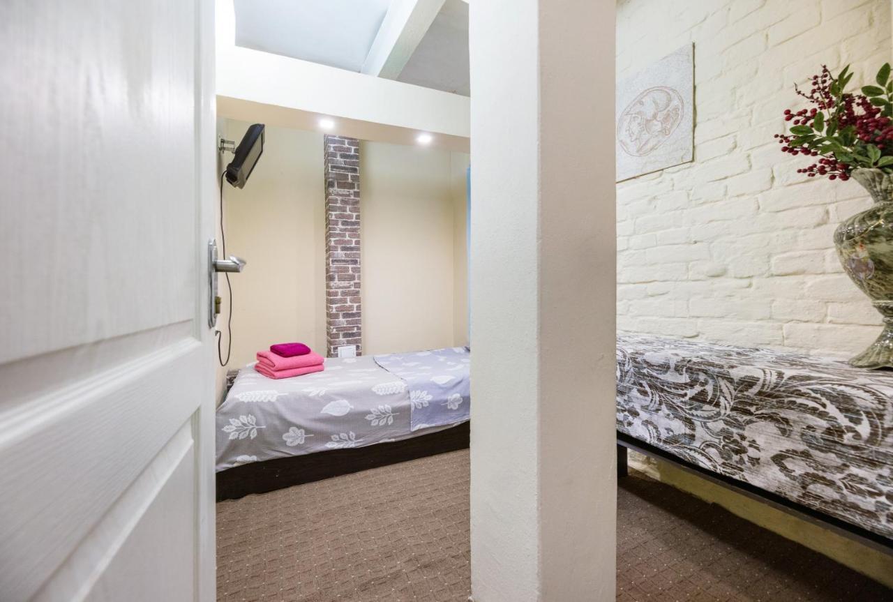 Guest House On Saksahanskoho Street เคียฟ ภายนอก รูปภาพ